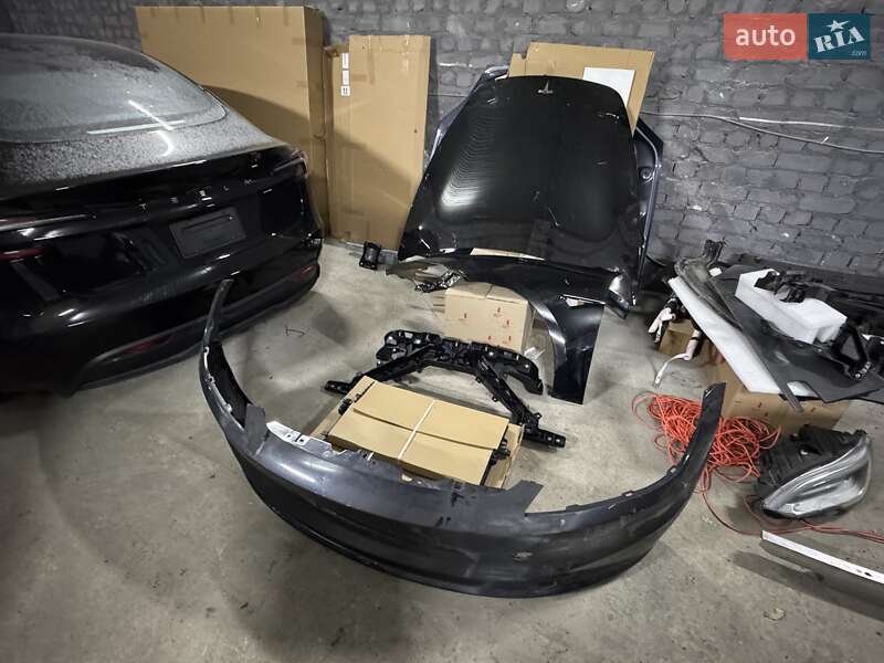 Седан Tesla Model 3 2025 в Сарнах