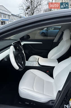 Седан Tesla Model 3 2022 в Киеве