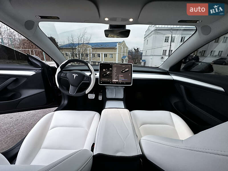 Седан Tesla Model 3 2022 в Киеве