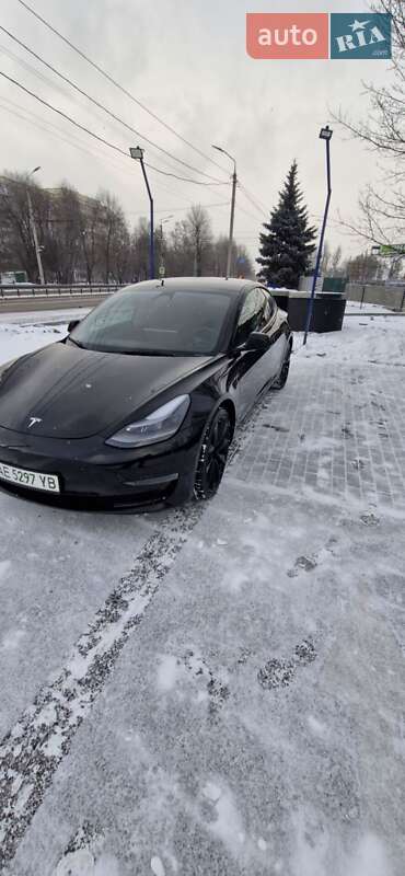 Седан Tesla Model 3 2023 в Днепре
