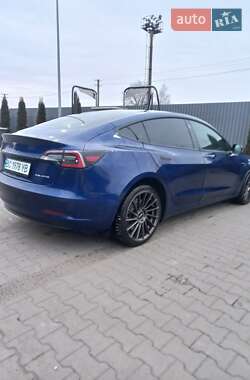 Седан Tesla Model 3 2018 в Шептицькому