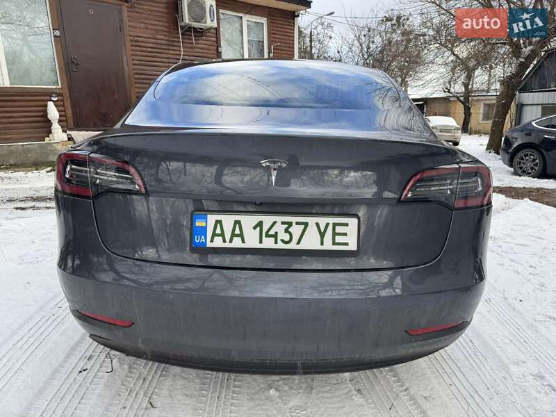 Седан Tesla Model 3 2020 в Киеве