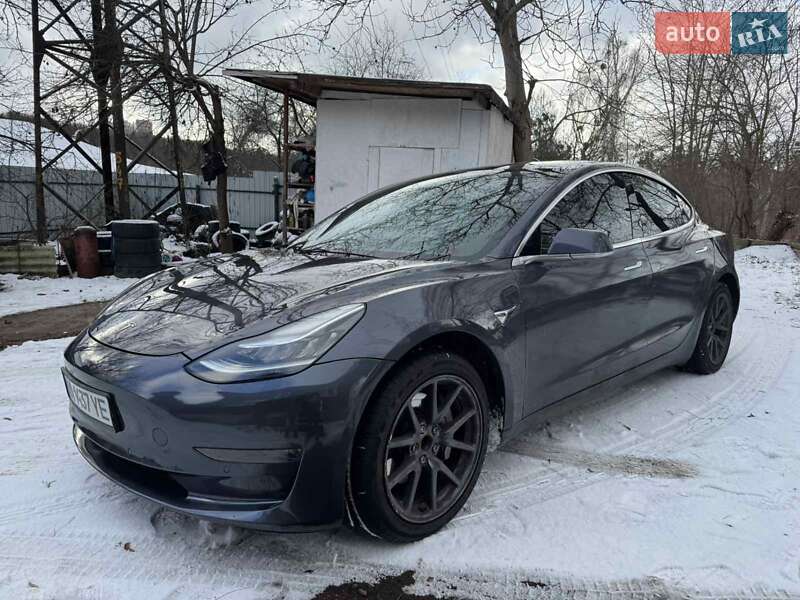Седан Tesla Model 3 2020 в Киеве