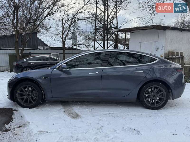 Седан Tesla Model 3 2020 в Киеве