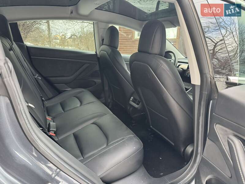 Седан Tesla Model 3 2020 в Киеве
