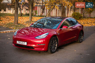 Седан Tesla Model 3 2018 в Львове