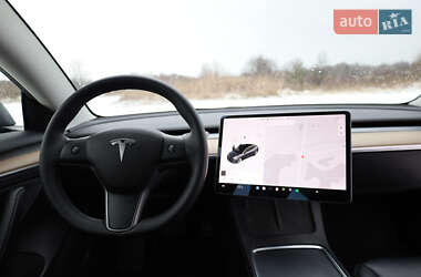 Седан Tesla Model 3 2021 в Львові