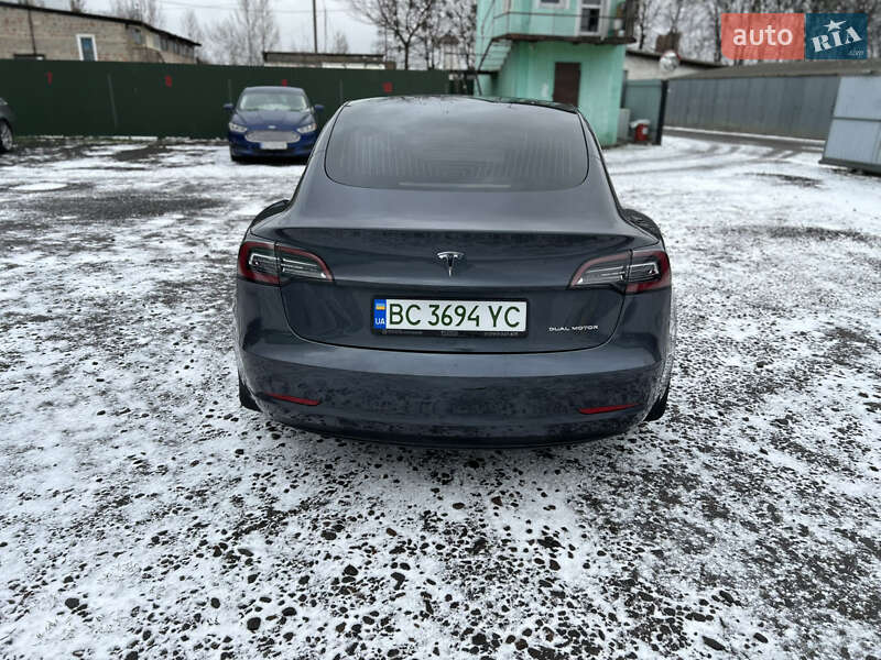 Седан Tesla Model 3 2020 в Сокалі