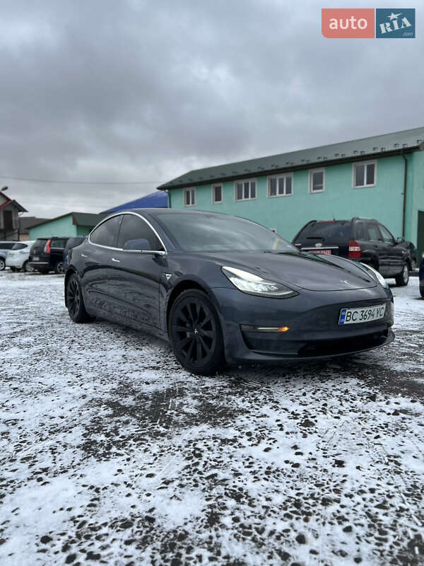 Седан Tesla Model 3 2020 в Сокалі