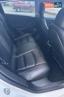 Седан Tesla Model 3 2020 в Стрые