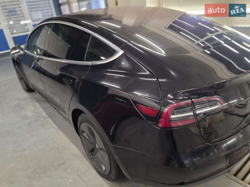 Седан Tesla Model 3 2018 в Львове фото 17 Седан Tesla Model 3 2018 в Львове