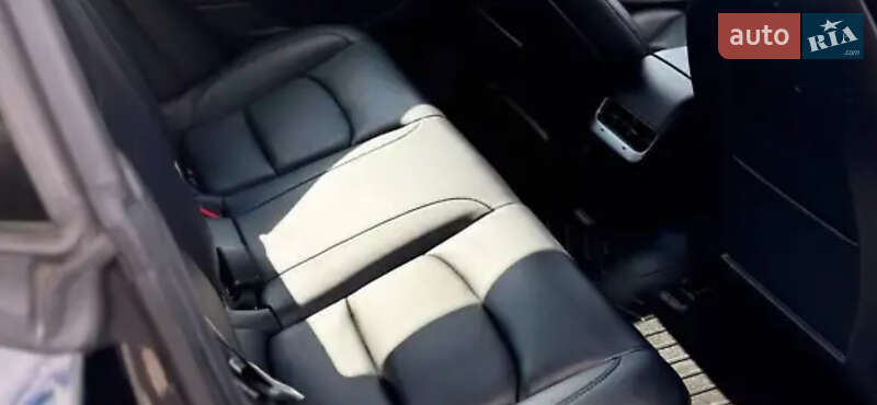 Седан Tesla Model 3 2021 в Киеве