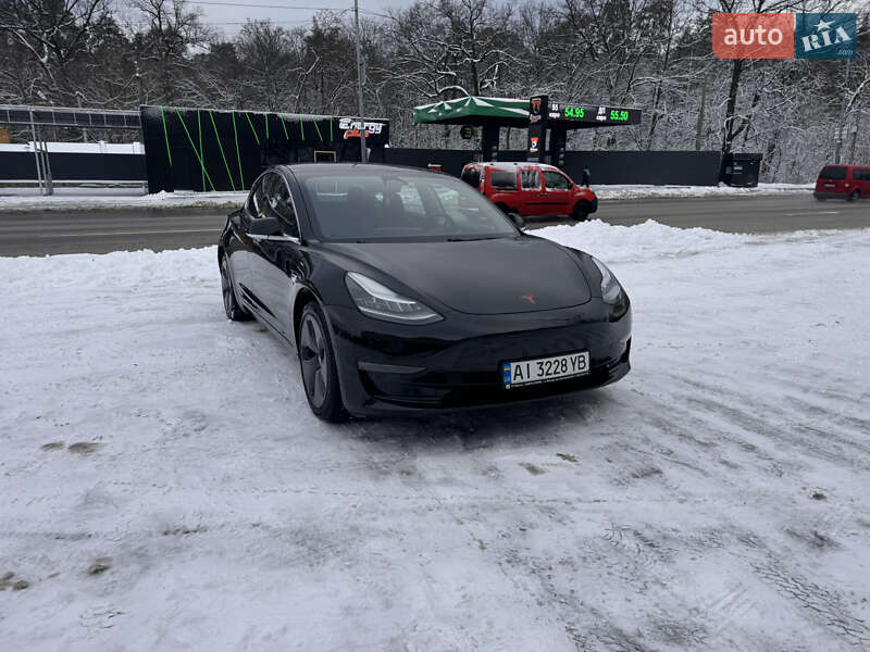 Седан Tesla Model 3 2018 в Киеве