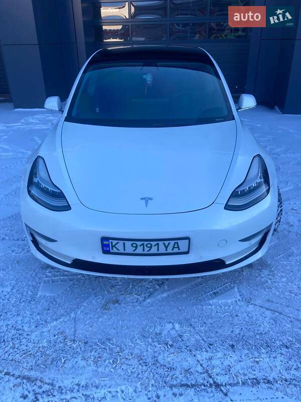 Седан Tesla Model 3 2019 в Киеве