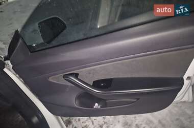 Седан Tesla Model 3 2019 в Кропивницком