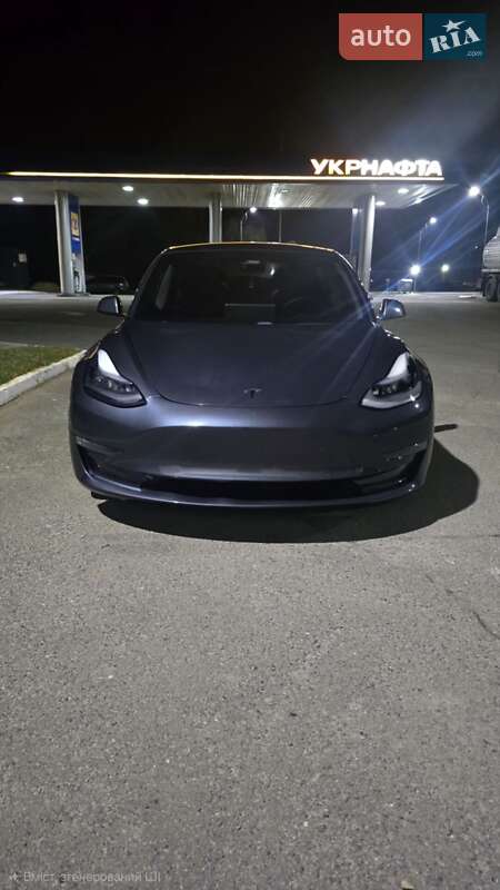 Седан Tesla Model 3 2021 в Великих Мостах