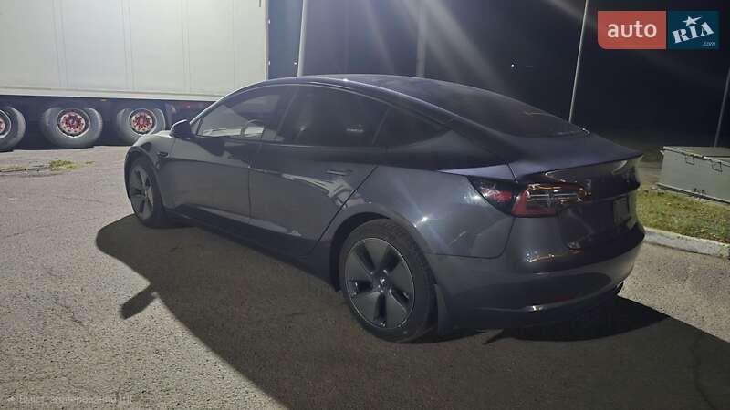 Седан Tesla Model 3 2021 в Великих Мостах