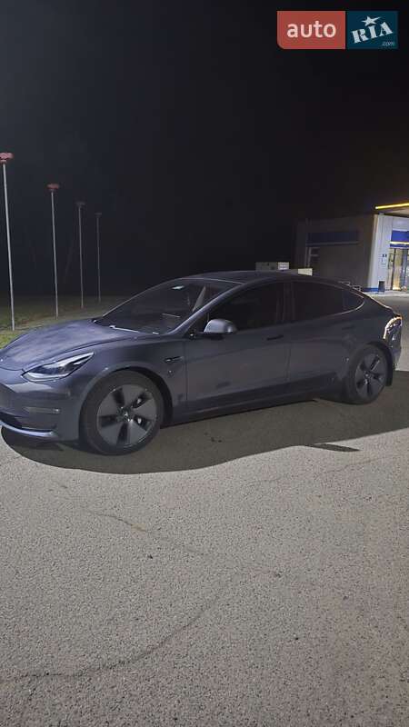 Седан Tesla Model 3 2021 в Великих Мостах