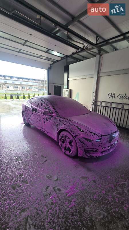 Седан Tesla Model 3 2021 в Великих Мостах