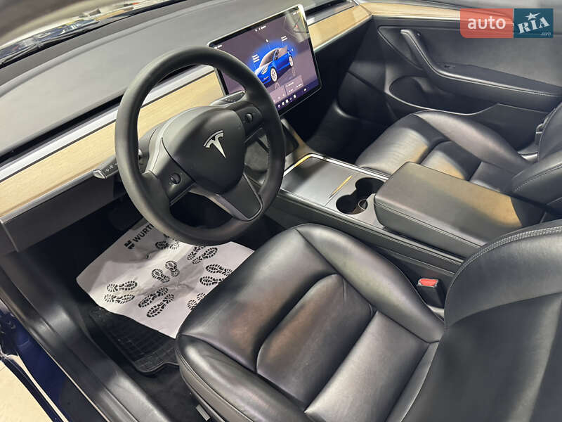 Седан Tesla Model 3 2022 в Львове