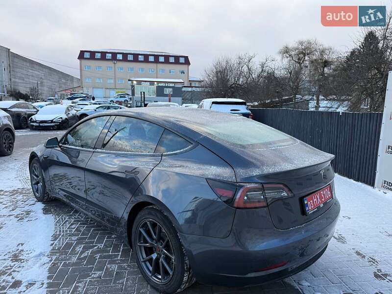 Седан Tesla Model 3 2021 в Луцке