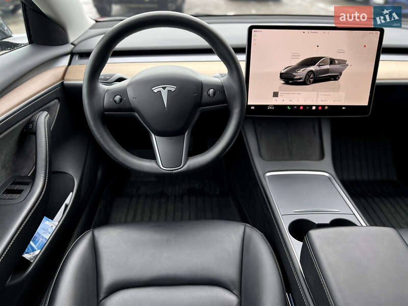 Седан Tesla Model 3 2023 в Одессе