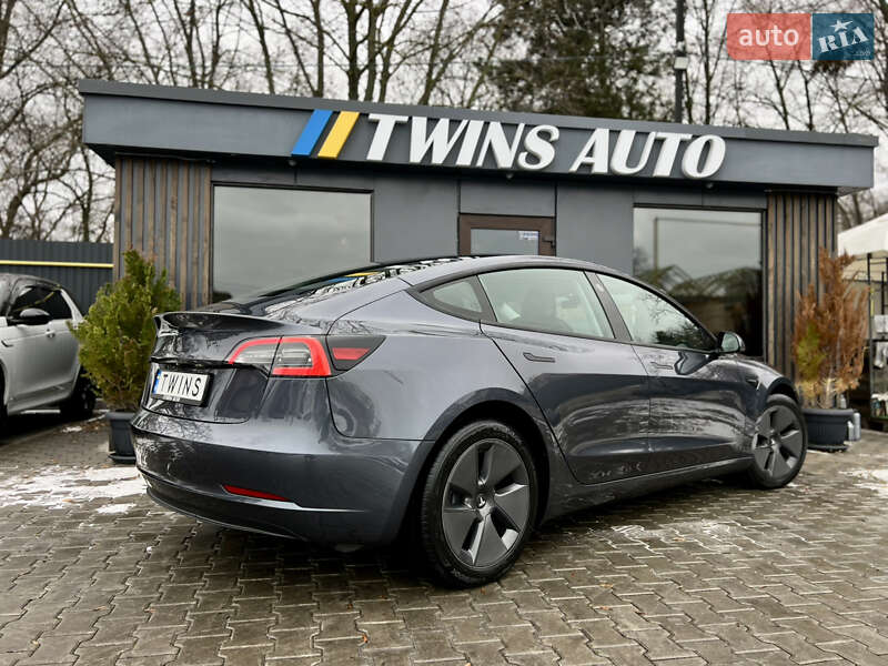 Седан Tesla Model 3 2023 в Одессе
