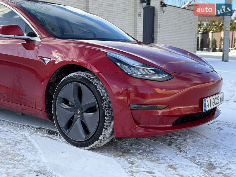 Седан Tesla Model 3 2020 в Киеве