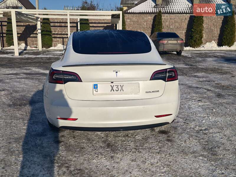 Седан Tesla Model 3 2022 в Кропивницькому