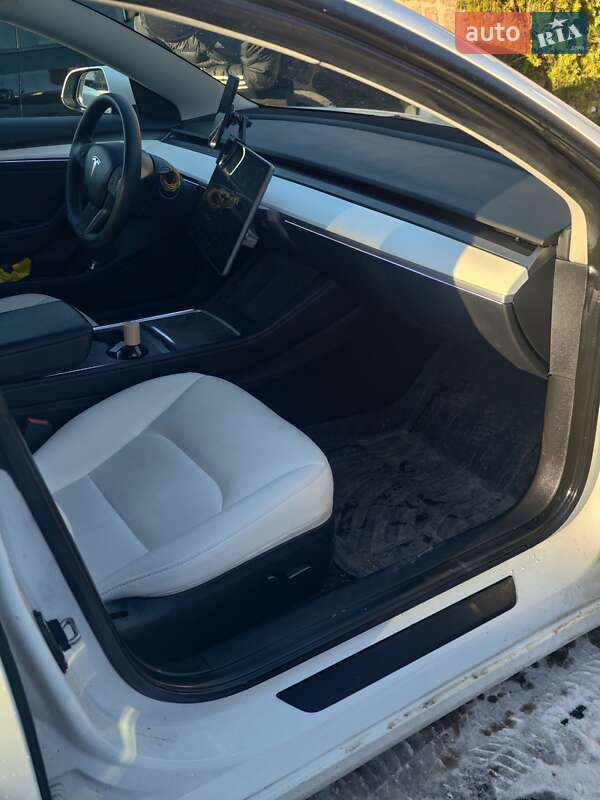 Седан Tesla Model 3 2022 в Кропивницькому