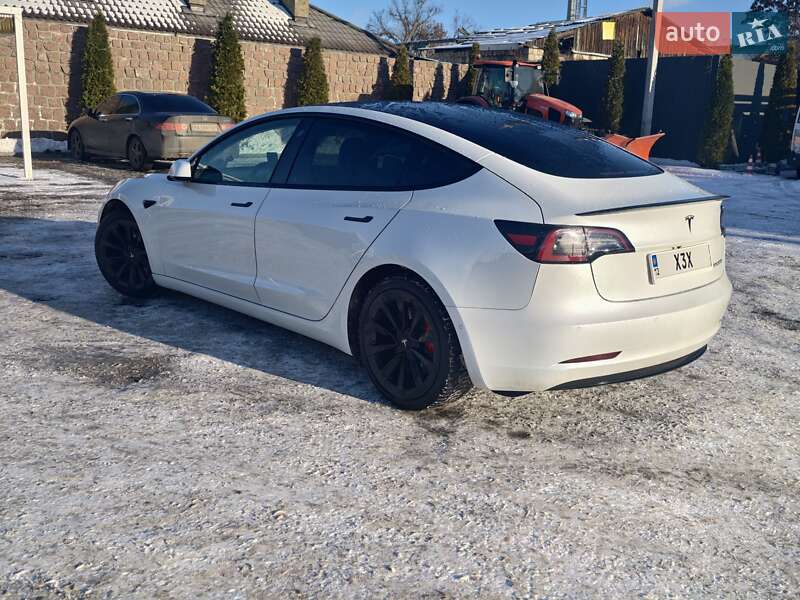 Седан Tesla Model 3 2022 в Кропивницькому