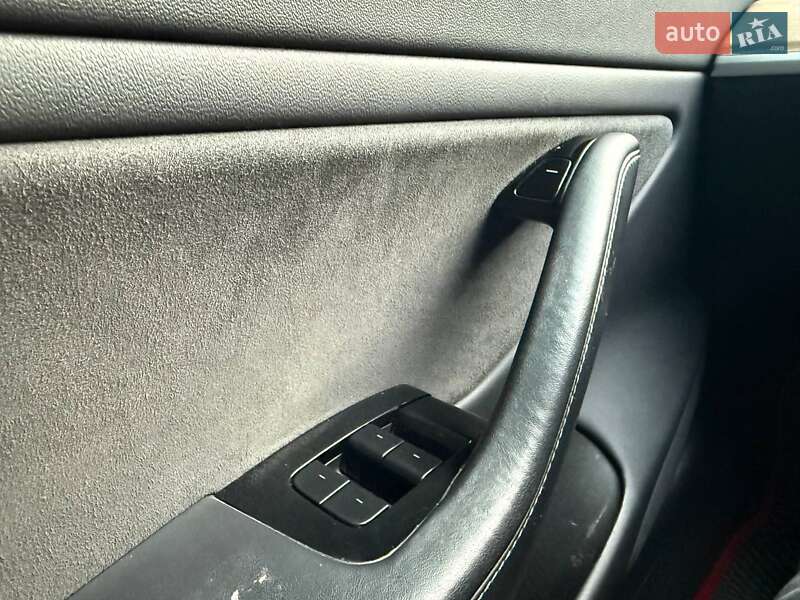 Седан Tesla Model 3 2019 в Днепре