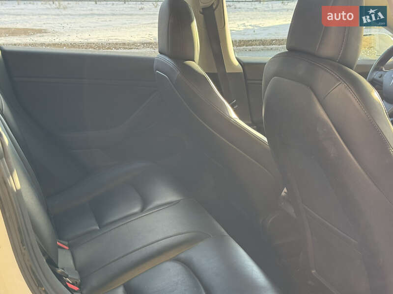 Седан Tesla Model 3 2018 в Киеве