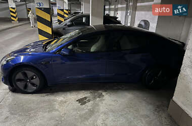 Седан Tesla Model 3 2021 в Киеве