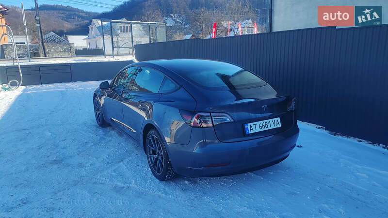 Седан Tesla Model 3 2021 в Ивано-Франковске