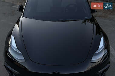 Седан Tesla Model 3 2022 в Киеве