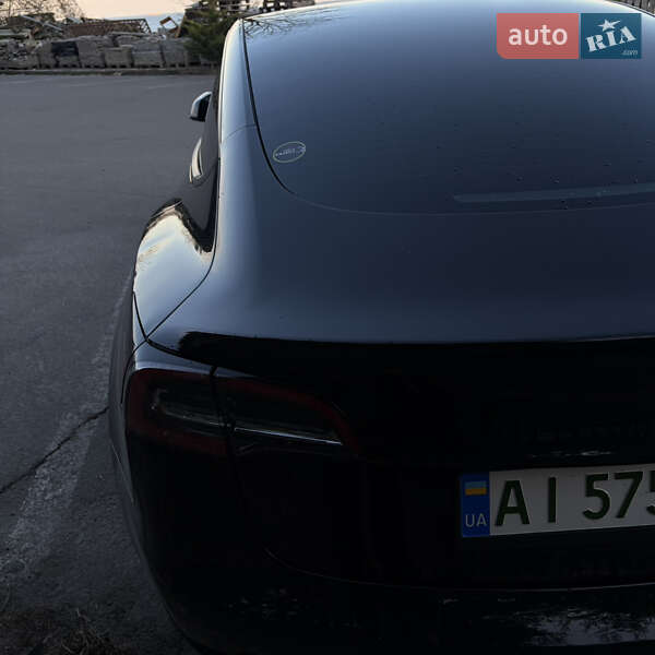 Седан Tesla Model 3 2022 в Києві