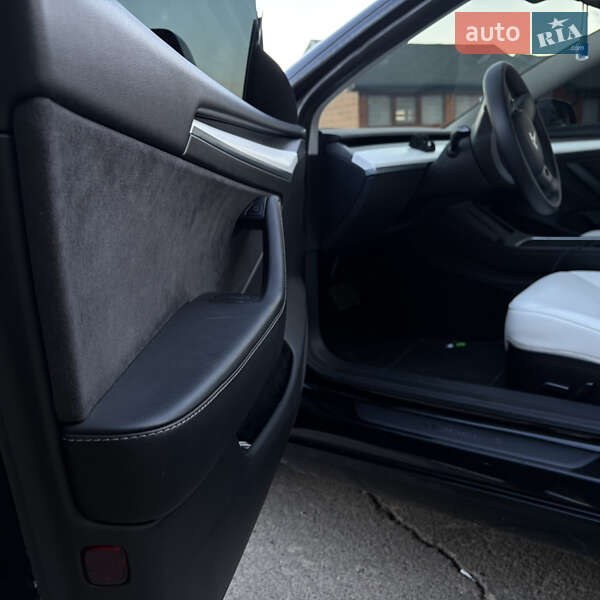 Седан Tesla Model 3 2022 в Києві