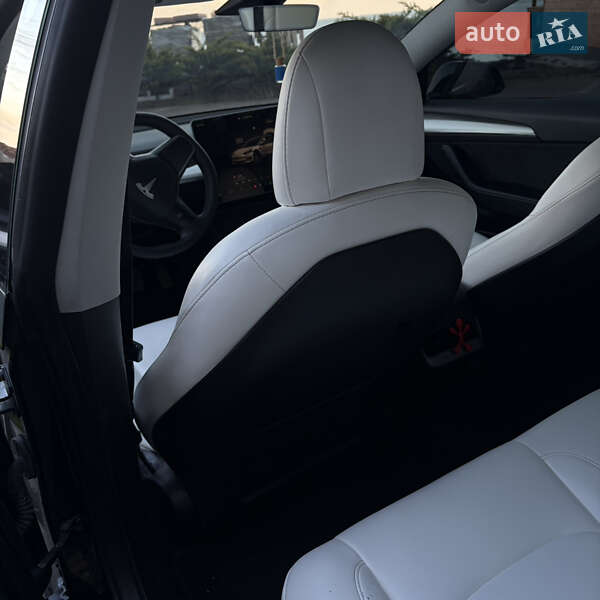 Седан Tesla Model 3 2022 в Києві