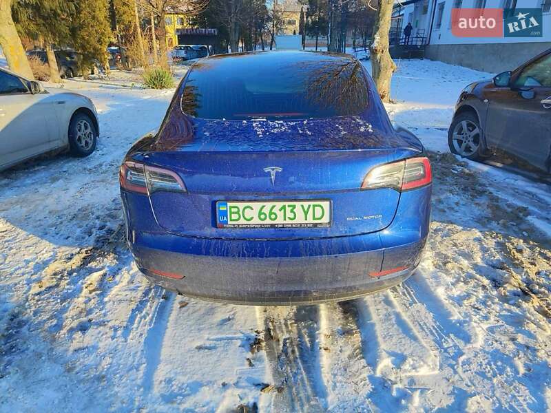 Седан Tesla Model 3 2020 в Львове