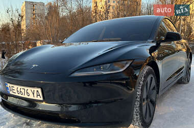 Седан Tesla Model 3 2024 в Дніпрі
