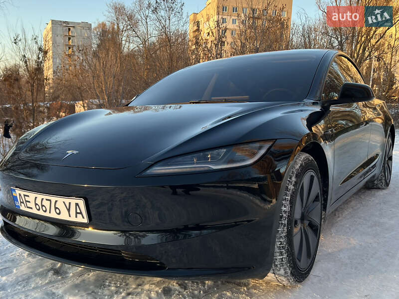 Седан Tesla Model 3 2024 в Днепре