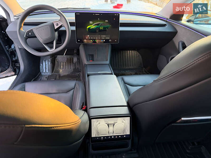 Седан Tesla Model 3 2024 в Днепре