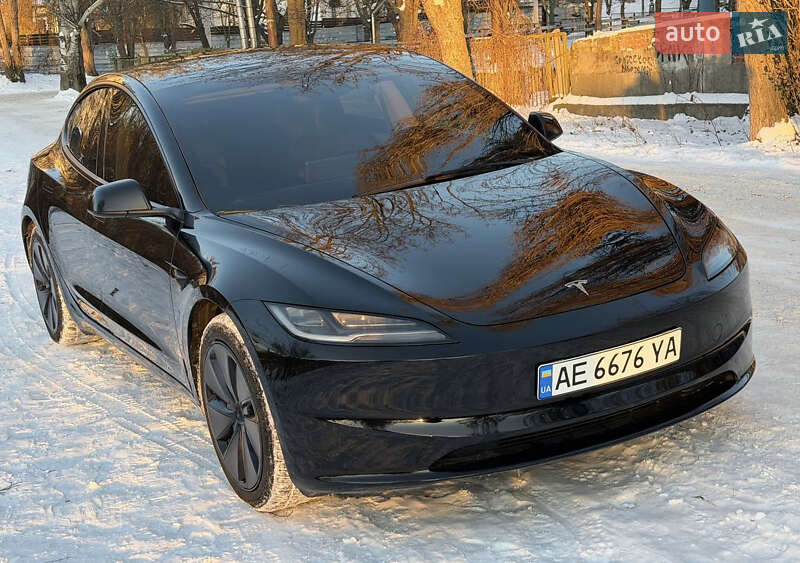 Седан Tesla Model 3 2024 в Днепре
