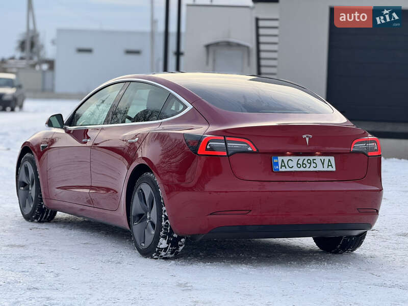 Седан Tesla Model 3 2019 в Луцке