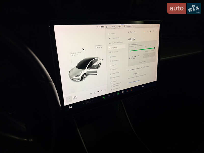 Седан Tesla Model 3 2018 в Житомирі