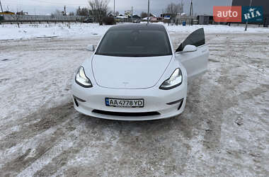 Седан Tesla Model 3 2020 в Києві