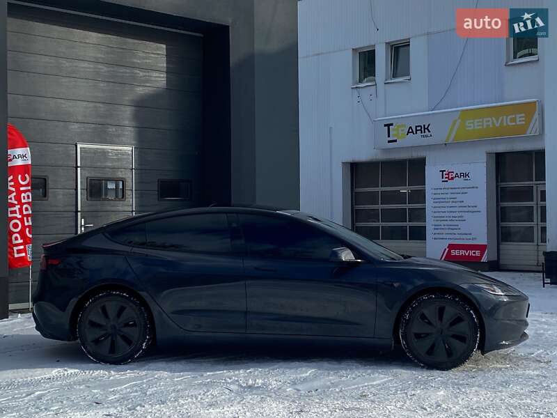 Седан Tesla Model 3 2024 в Киеве