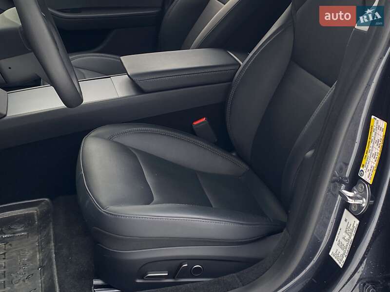 Седан Tesla Model 3 2024 в Киеве