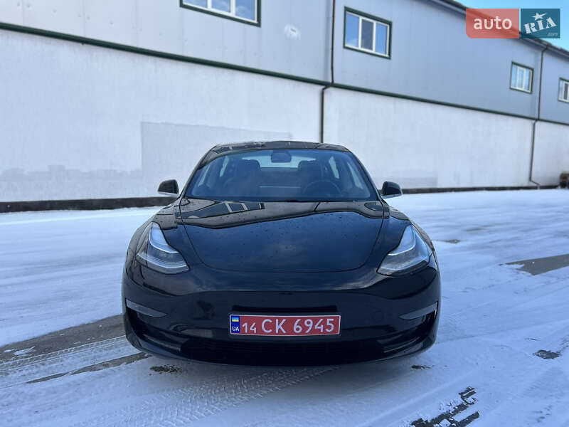Седан Tesla Model 3 2020 в Виннице